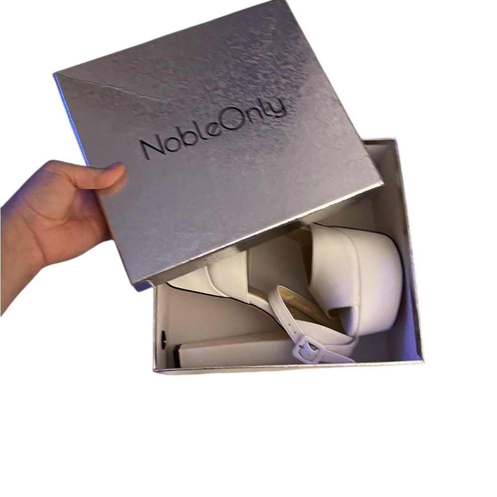 New Noble Only Cream Platform Heels Diva Living Doll 6 “ Tall - Picture 7 of 12